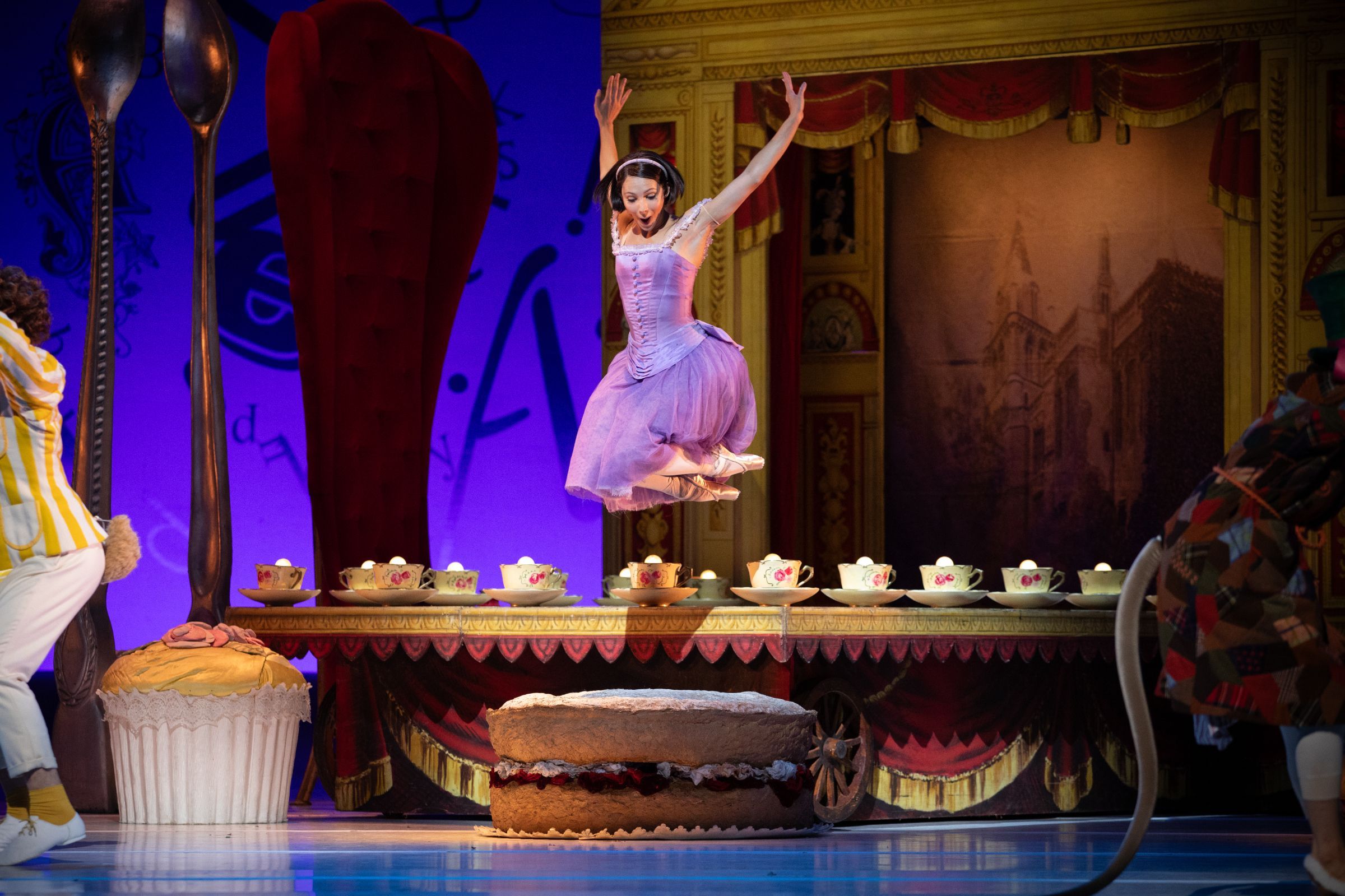 Francesca Hayward as Alice in Wheeldon's <i>Alice's Adventures in Wonderland</i> © Alice Pennefather