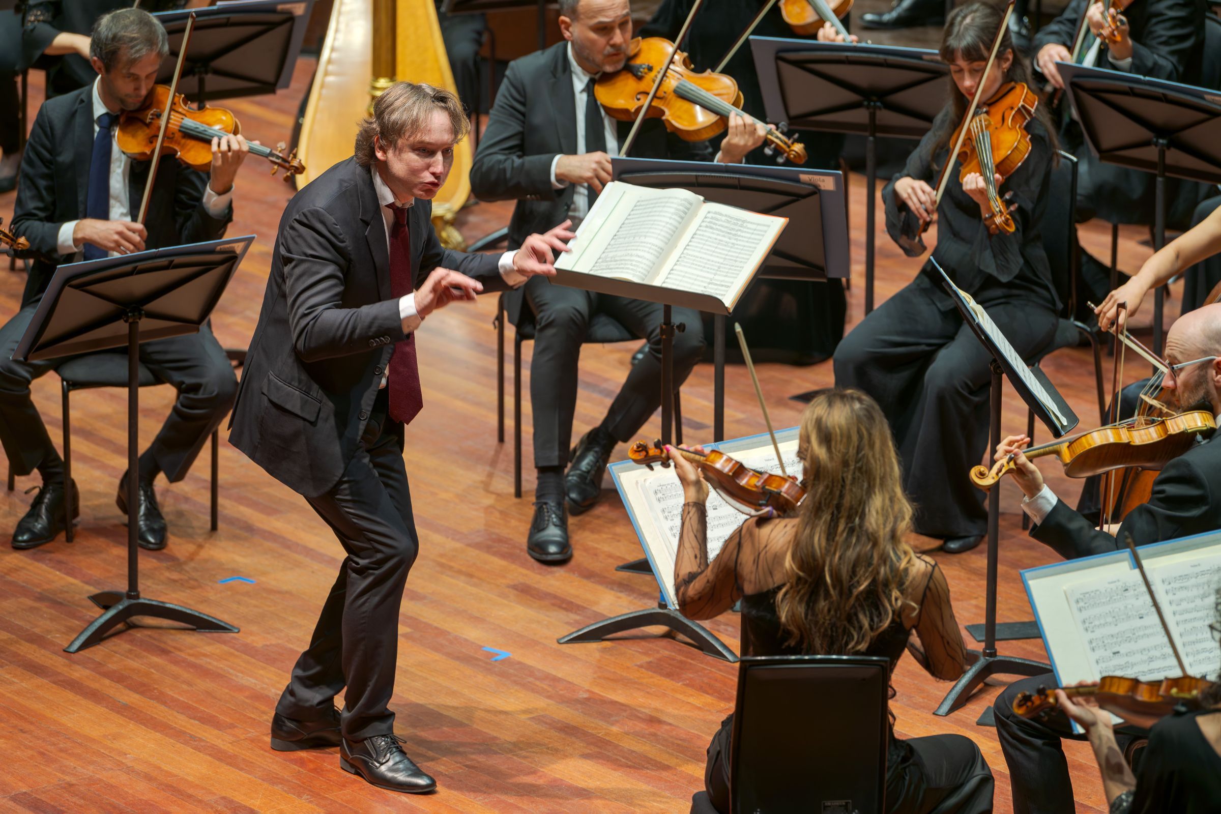 Maxim Emelyanychev conducts the Scottish Chamber Orchestra &copy; Christopher Bowen