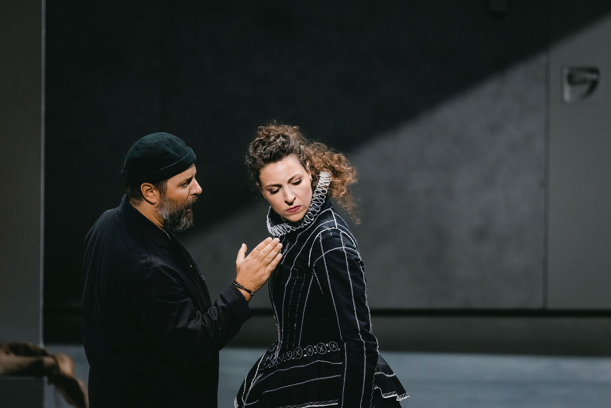 Étienne Dupuis (Rodrigo) und Ève-Maud Hubeaux (Eboli) &copy; Frol Podlesnyi