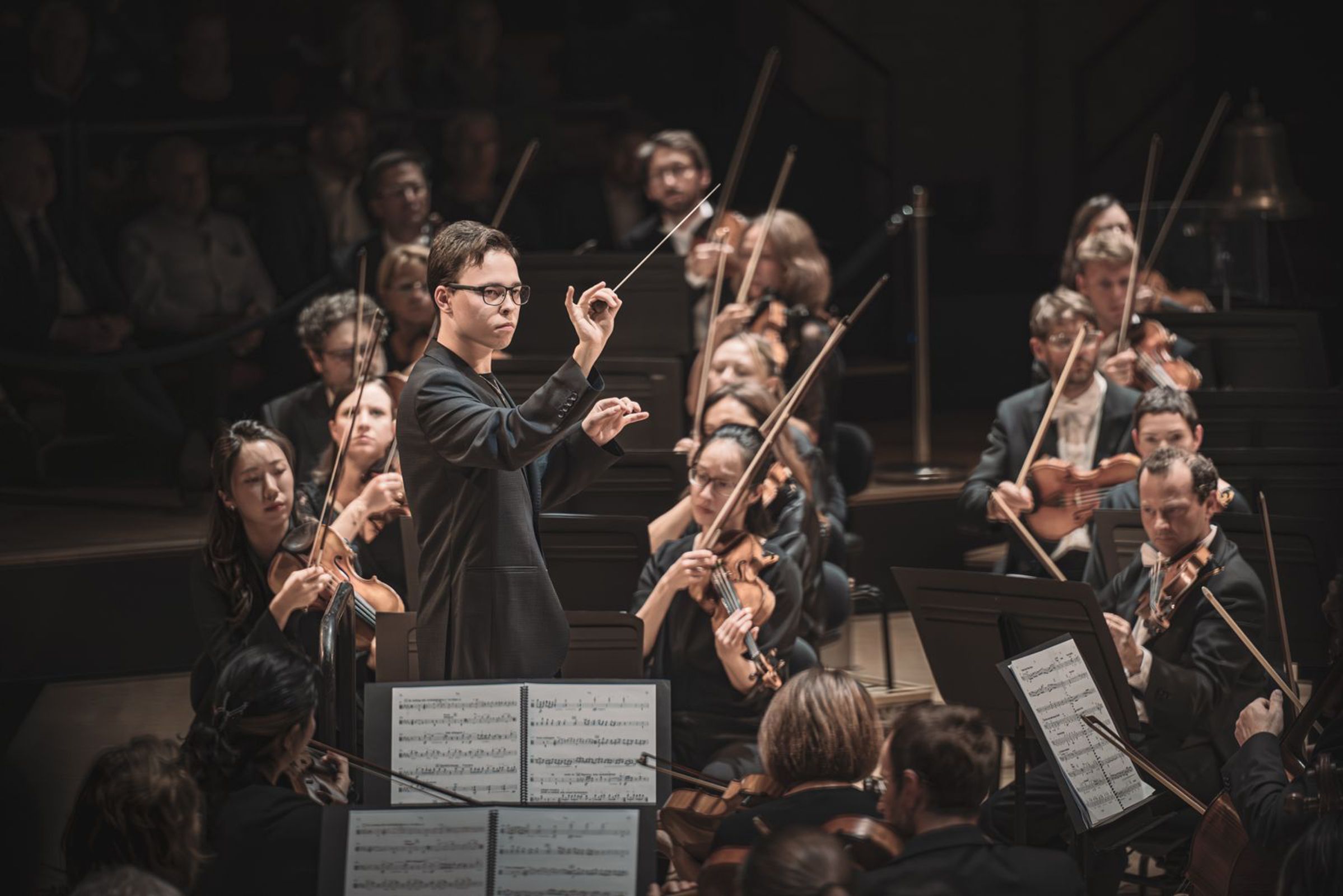 Tarmo Peltokoski dirige l'Orchestre National du Capitole de Toulouse &copy; Romain Alcaraz