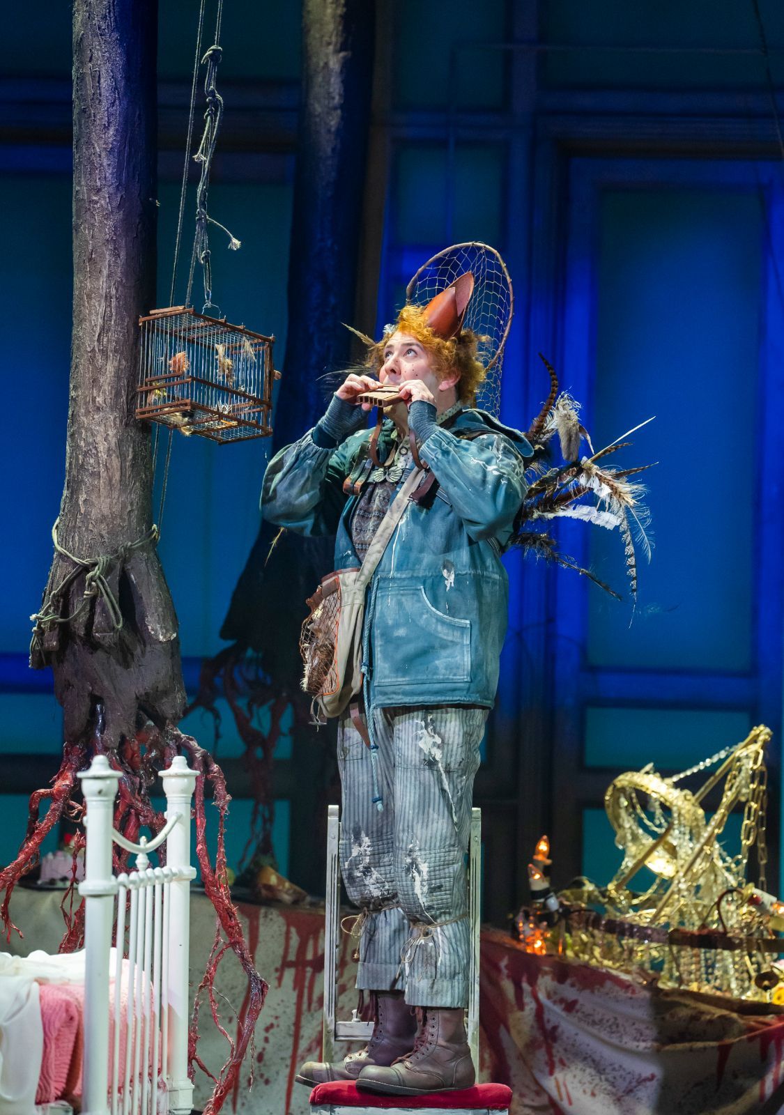 Emyr Wyn Jones (Papageno) &copy; Tristram Kenton