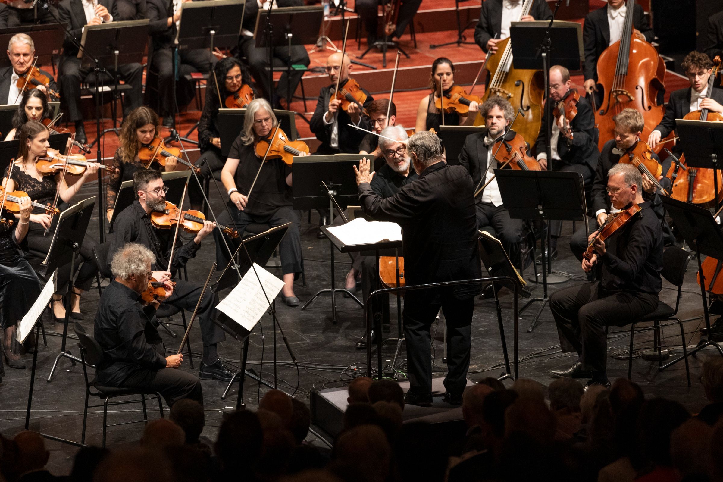 Stefan Blunier mit dem Arditti Quartett und Orquestra Sinfónica do Porto Casa da Música &copy; BR | Astrid Ackermann