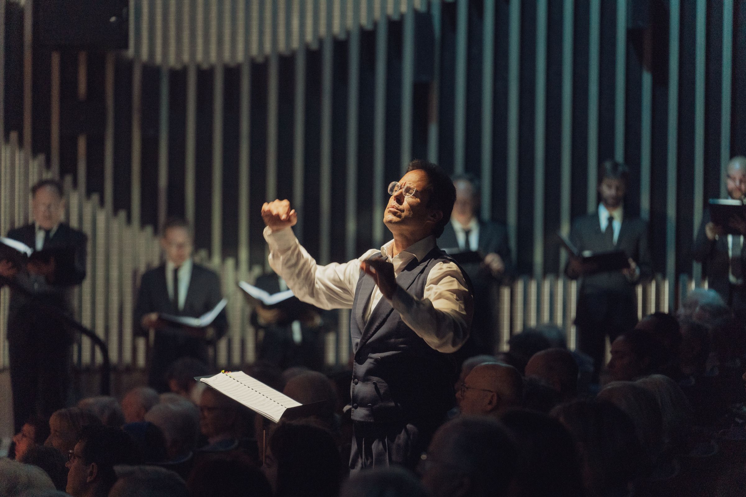 Leonardo García-Alarcón dirige la Cappella Mediterranea à La Cité Bleue &copy; Giulia Charbit