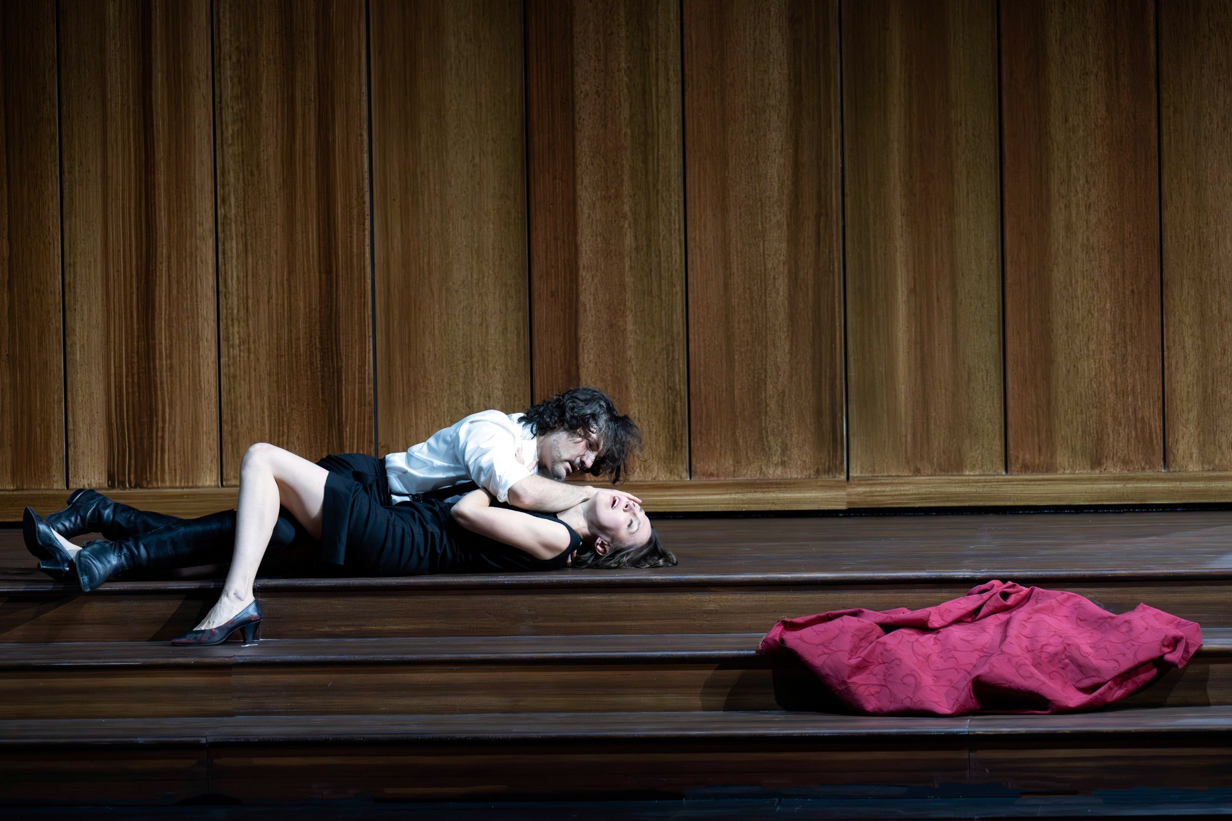 Georgy Vasiliev (Donello) and Olesya Golovneva (Silvana) &copy; Monika Rittershaus