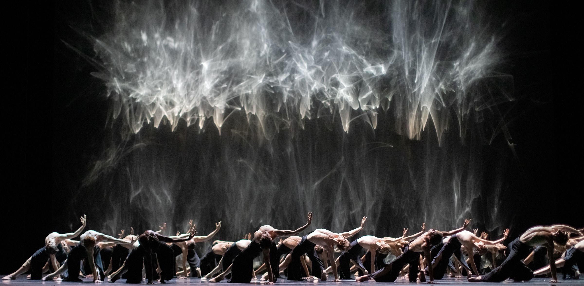Artists of the Ballet in Crystal Pite's <i>Angels' Atlas</i> © Karolina Kuras