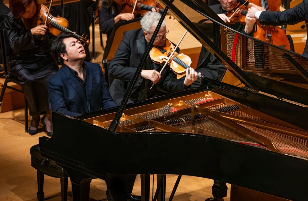 Lang Lang and the Los Angeles Philharmonic © Farah Sosa, courtesy of the LA Phil