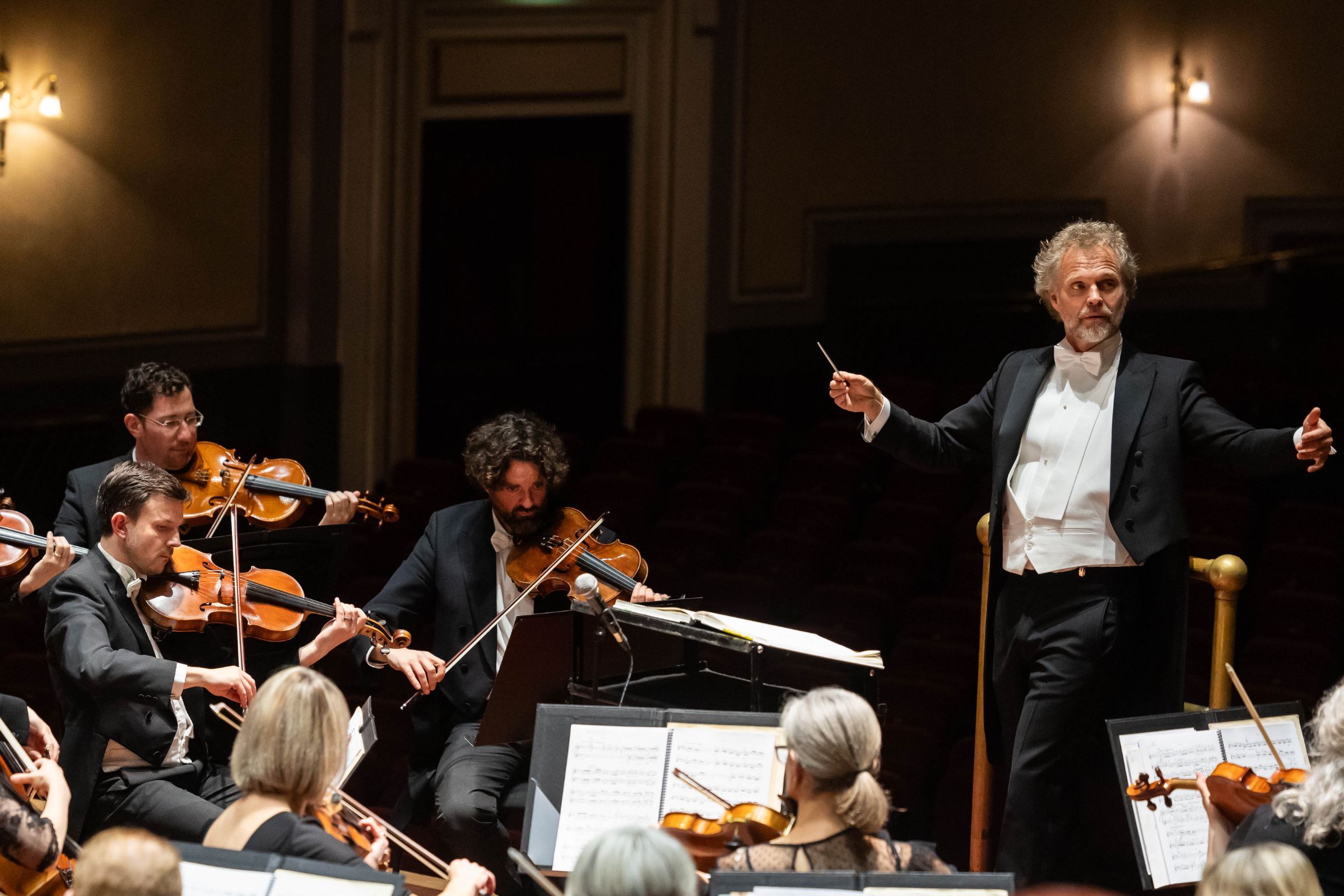 Thomas Søndergård conducts the RSNO &copy; Sally Jubb