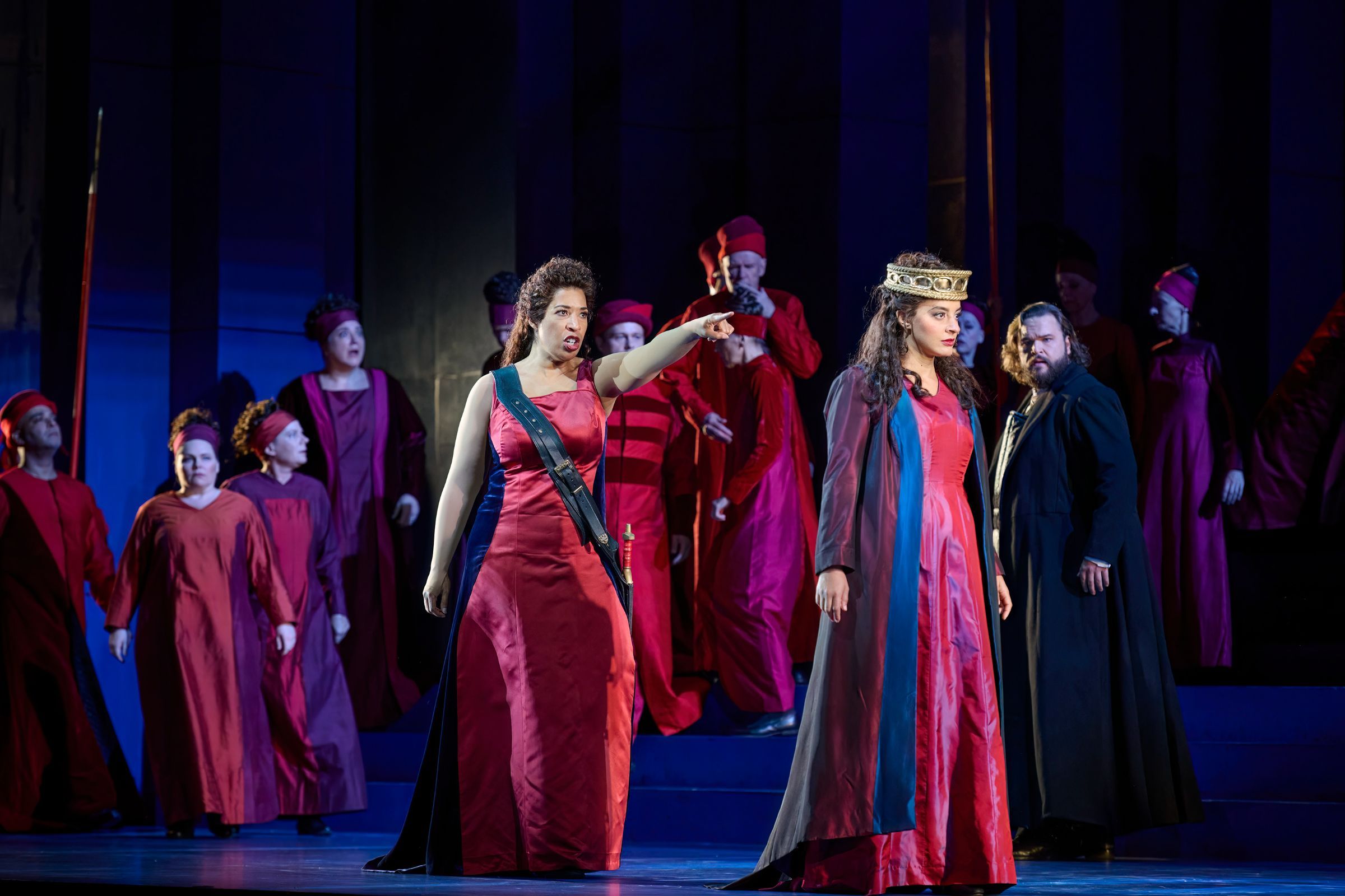 Mary Elizabeth Williams (Abigaille) and Rihan Chaieb (Fenena) &copy; Michael Cooper