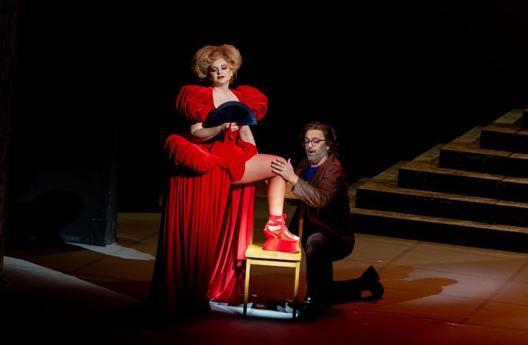Tatjana Trenogina (Giulietta) and Giorgio Berrugi (Hoffmann) &copy; Agnese Zeltina | Latvian National Opera