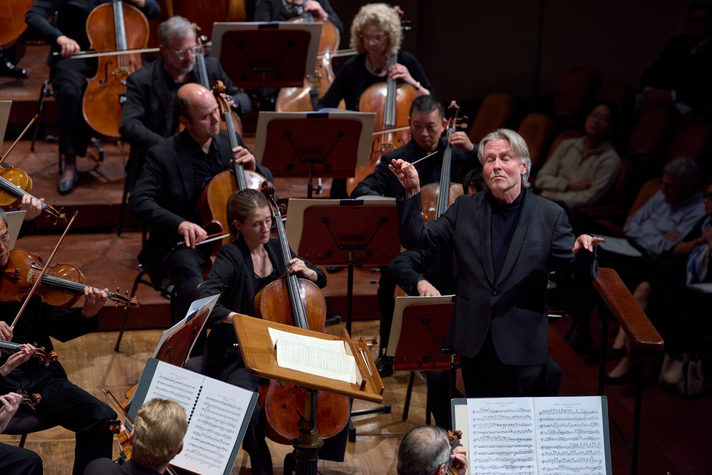 Esa-Pekka Salonen conducts the San Francisco Symphony &copy; Stefan Cohen