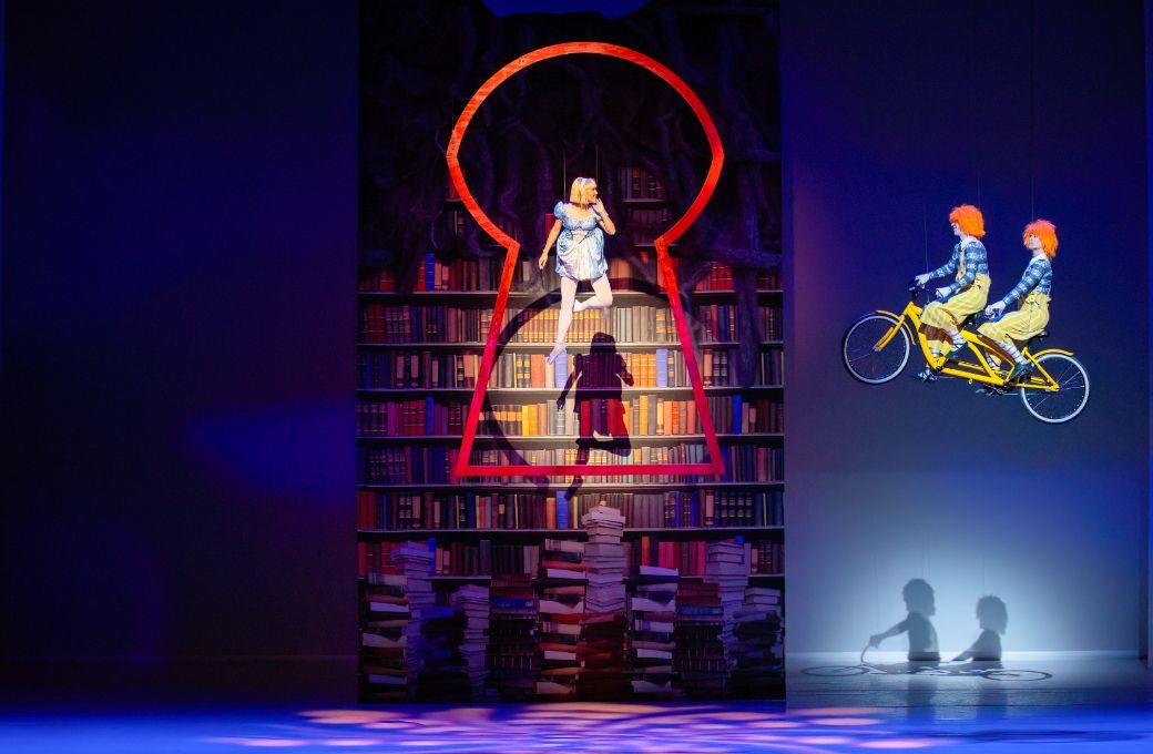 Naomi Tanioka as Alice, Kevin Wilson as Tweedledum and Gavin Lorena as Tweedledee in <i>ALICE</i> &copy; Photography by Brett Pruitt &amp; East Market Studios and Beeh Moynagh