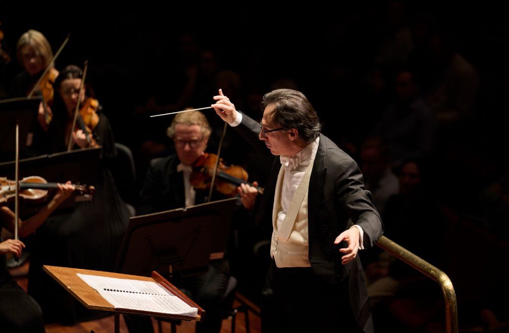 Umberto Clerici conducts the West Australian Symphony Orchestra &copy; Rebecca Mansell