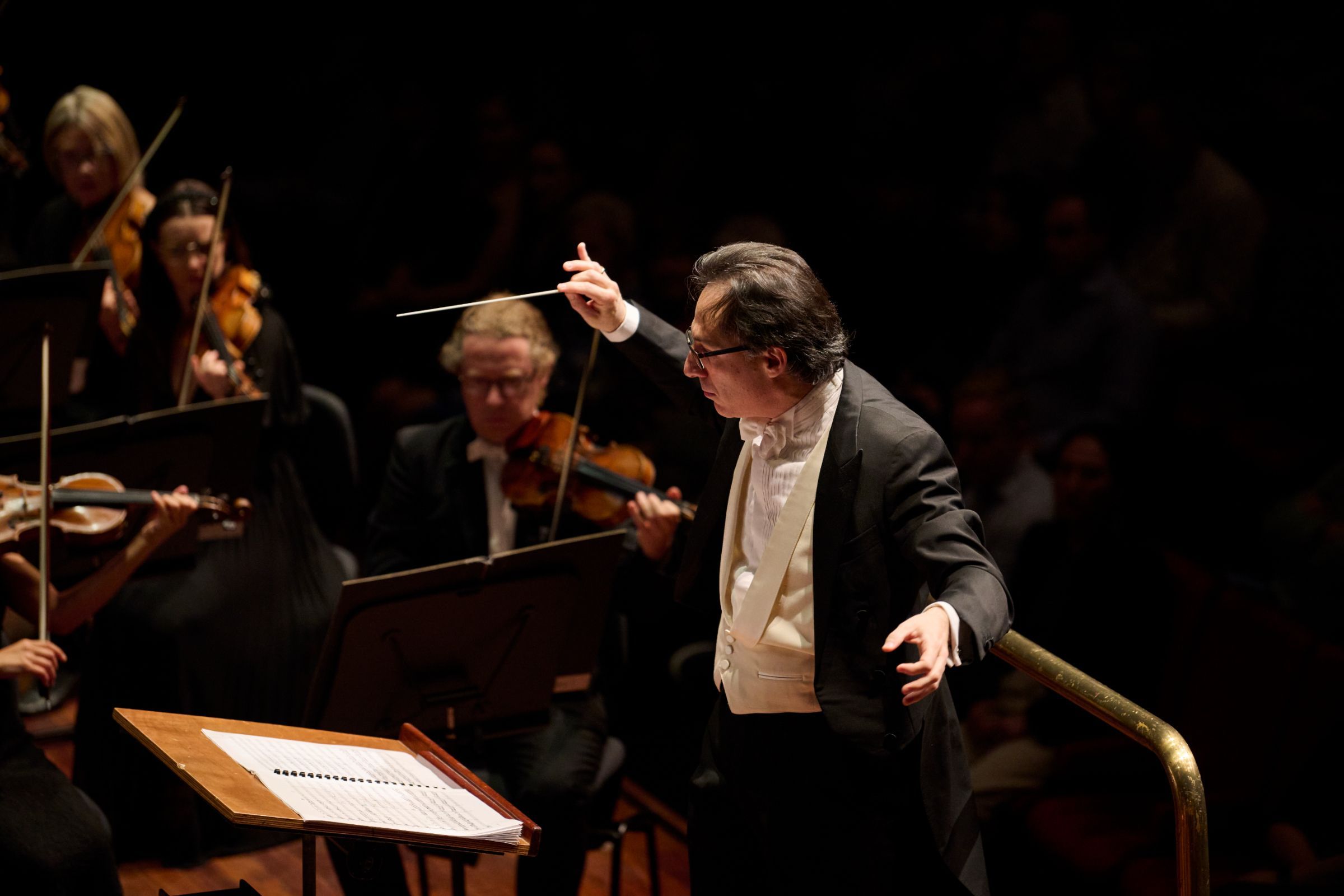 Umberto Clerici conducts the West Australian Symphony Orchestra &copy; Rebecca Mansell