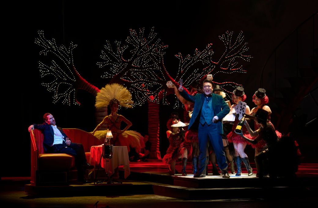Kyle Ketelsen (Méphistophélès) and Long Long (Faust) © Michael Cooper