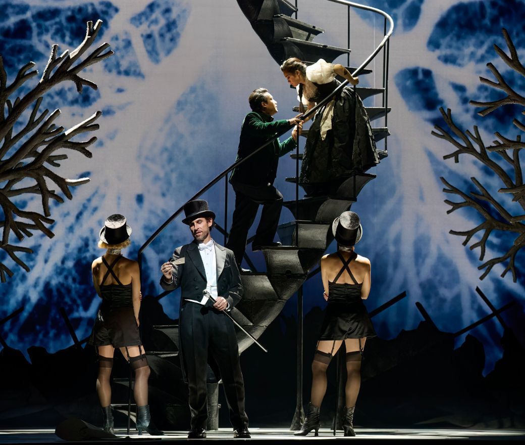 Kyle Ketelsen (M&eacute;phistoph&eacute;l&egrave;s), Long Long (Faust) and Guanqun Yu (Marguerite) &copy; Michael Cooper