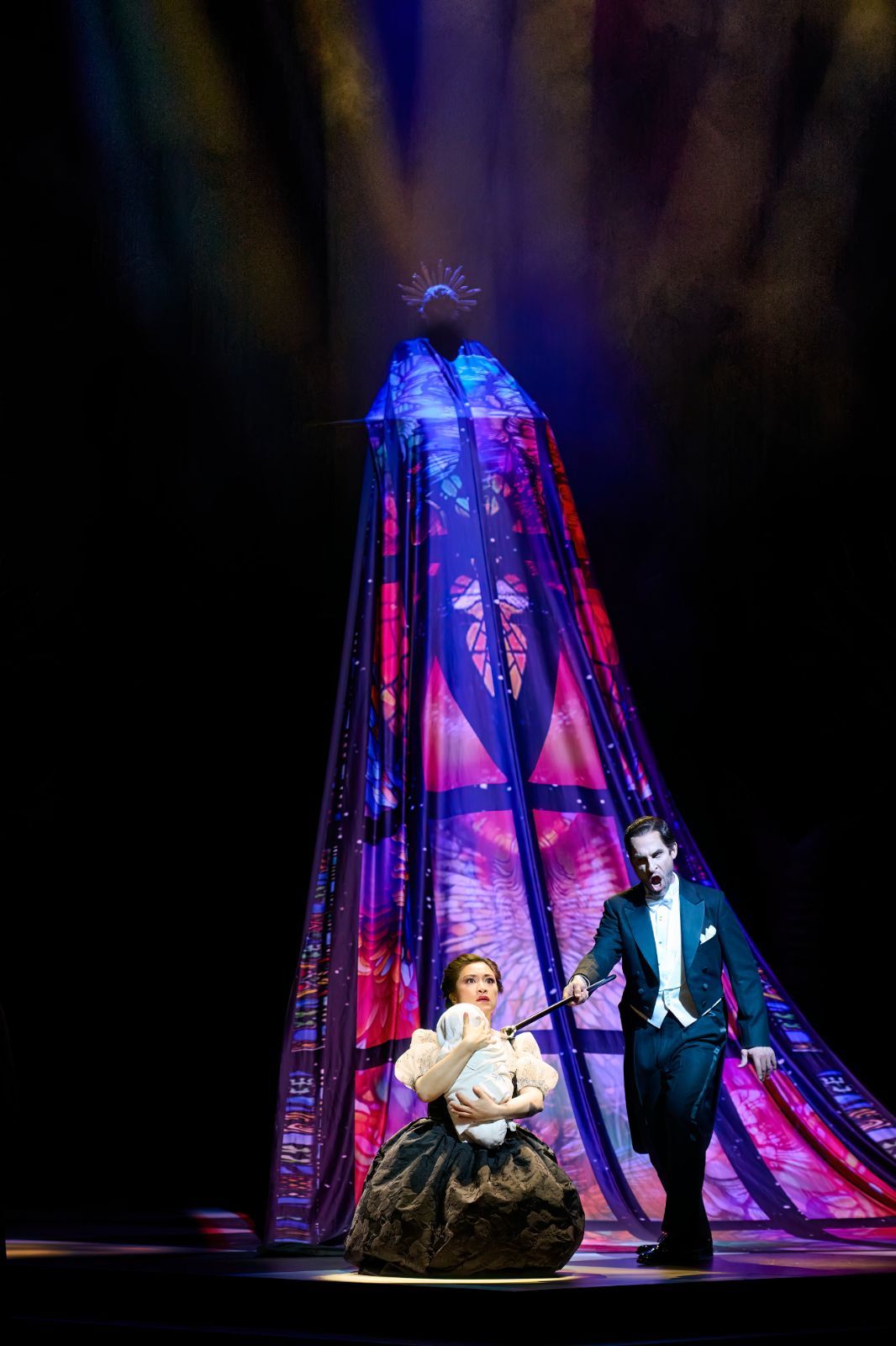 Guanqun Yu (Marguerite) and Kyle Ketelsen (Méphistophélès) &copy; Michael Cooper