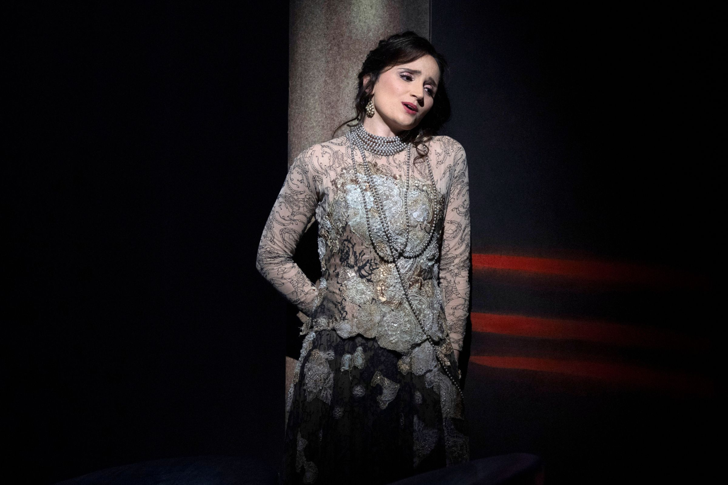 Elisa Verzier (Violetta) &copy; Glyndebourne Productions Ltd, Photographer: Richard Hubert Smith
