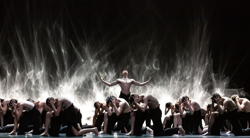 <i>Angels' Atlas</i> de Crystal Pite &copy; Karolina Kuras