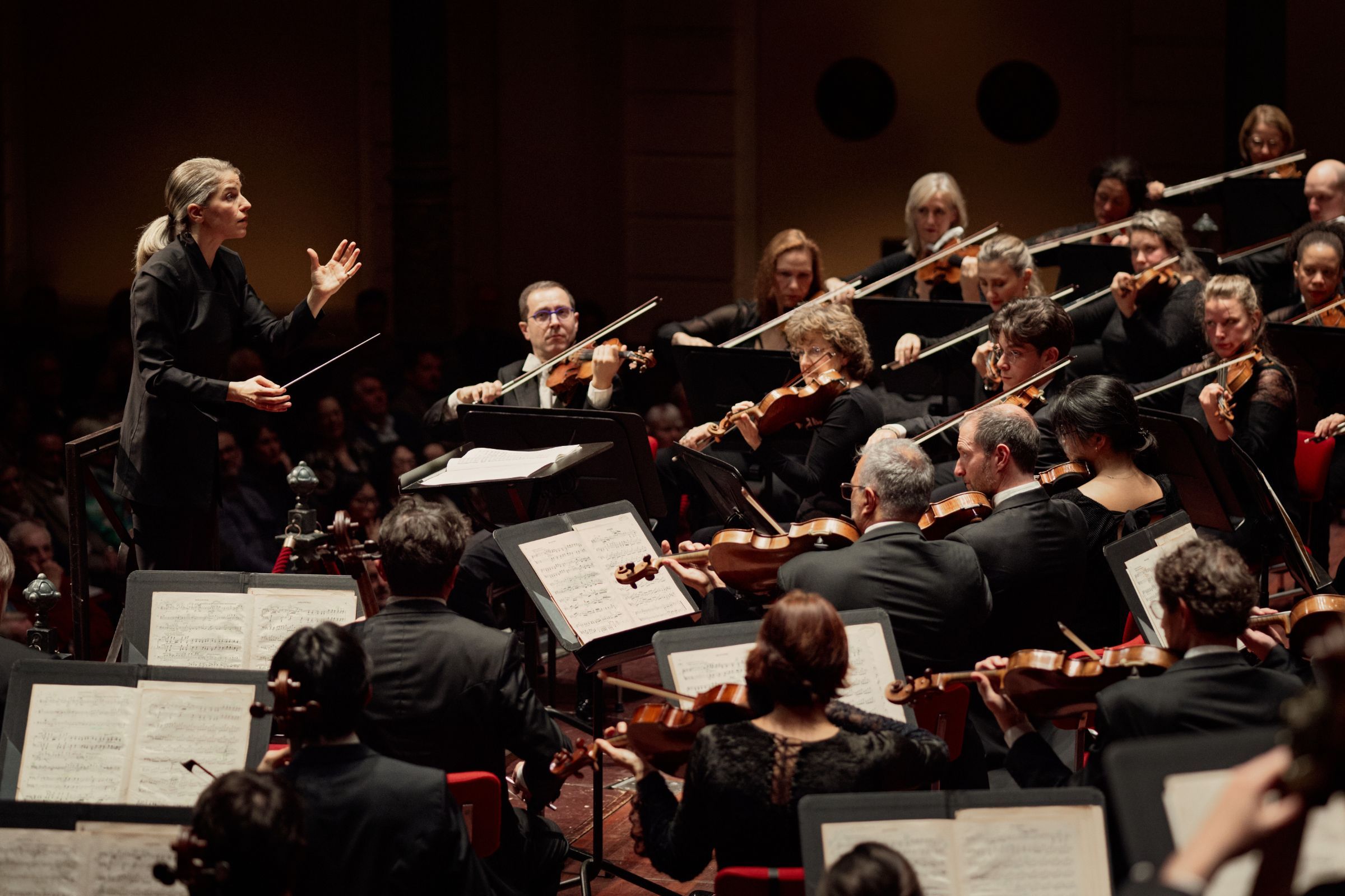 Karina Canellakis conducts the Royal Concertgebouw Orchestra © Milagro Elstak