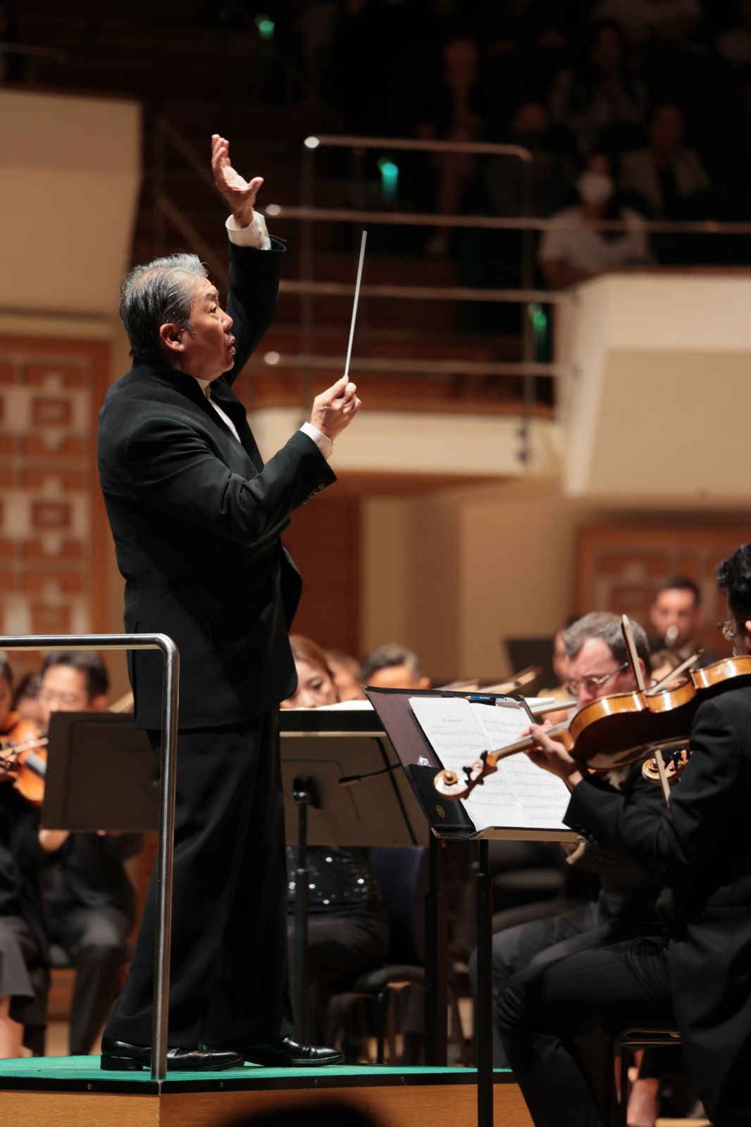 Long Yu conducts the Hong Kong Philharmonic © Keith Hiro