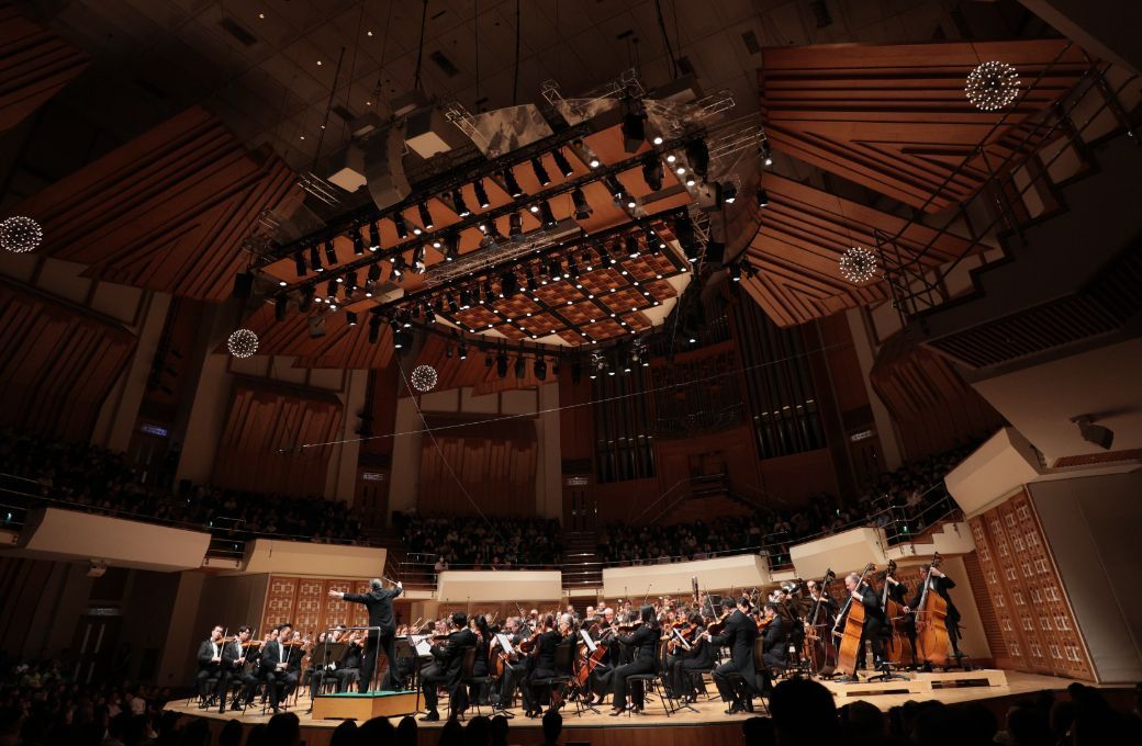 Long Yu conducts the Hong Kong Philharmonic © Keith Hiro
