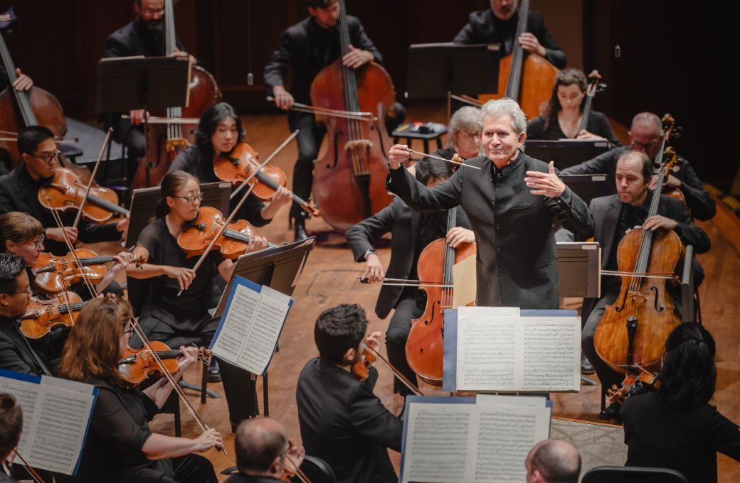 Andreas Delfs conducts the Seattle Symphony &copy; Carlin Ma
