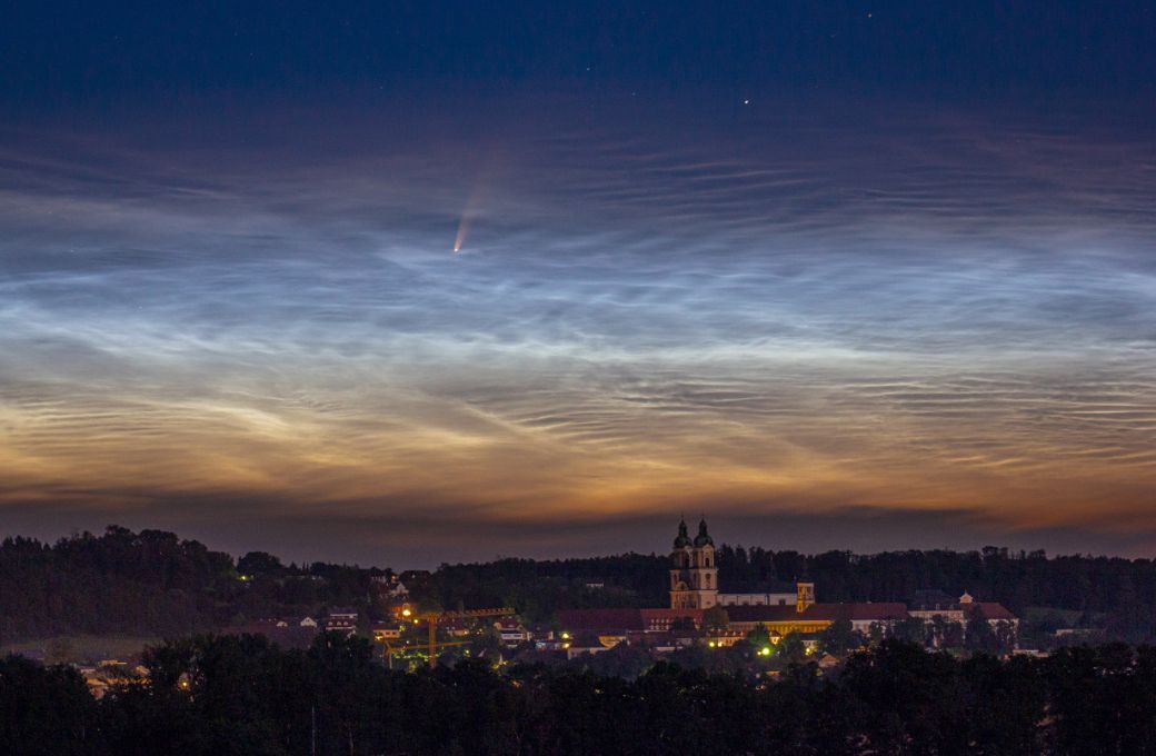A comet descends over the monastery of Sankt Florian, Upper Austria &copy; H Raab | Flickr