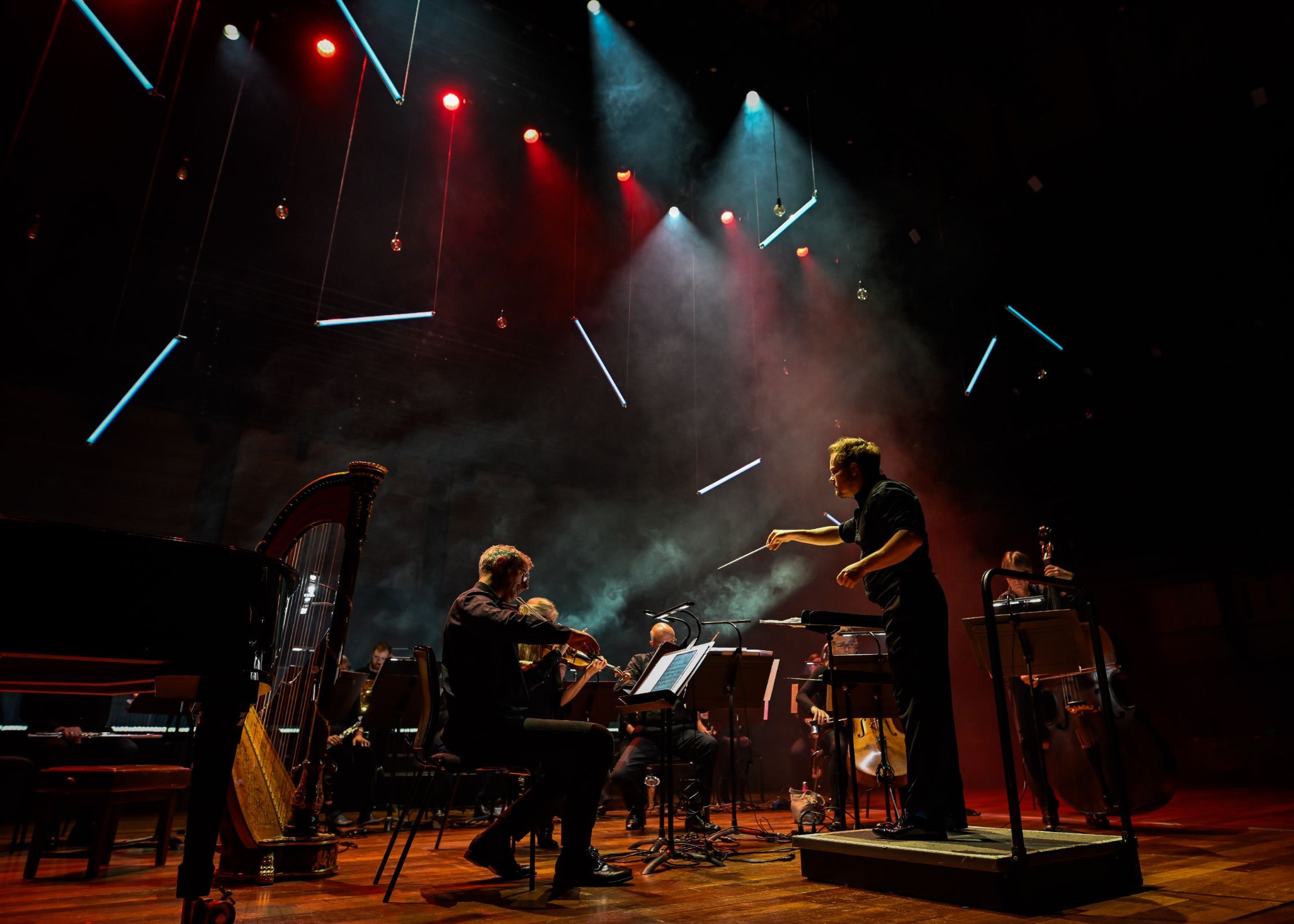 Jonathan Berman conducts the London Sinfonietta &copy; Monika S Jakubowska