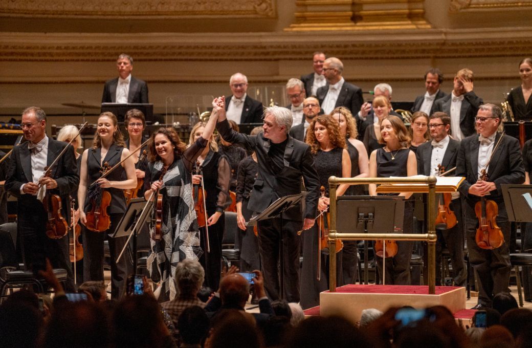 Patricia Kopatchinskaja, Edward Gardner and the LPO in Carnegie Hall &copy; Marco Borggreve