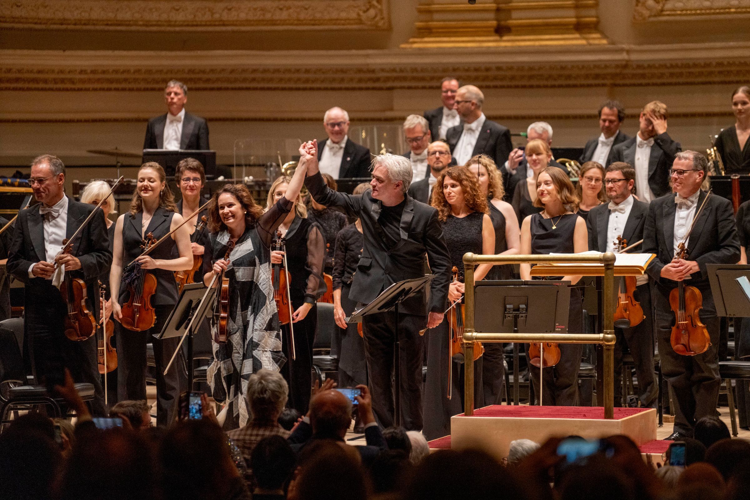 Patricia Kopatchinskaja, Edward Gardner and the LPO in Carnegie Hall &copy; Marco Borggreve