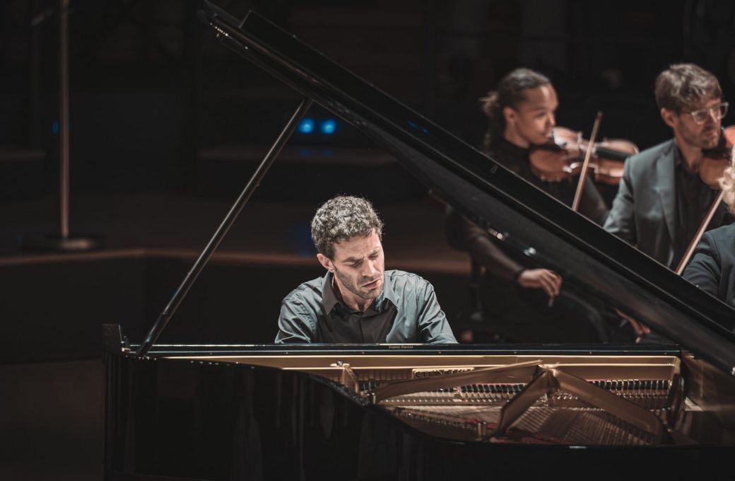 Adam Laloum dans la Halle aux grains &copy; Romain Alcaraz