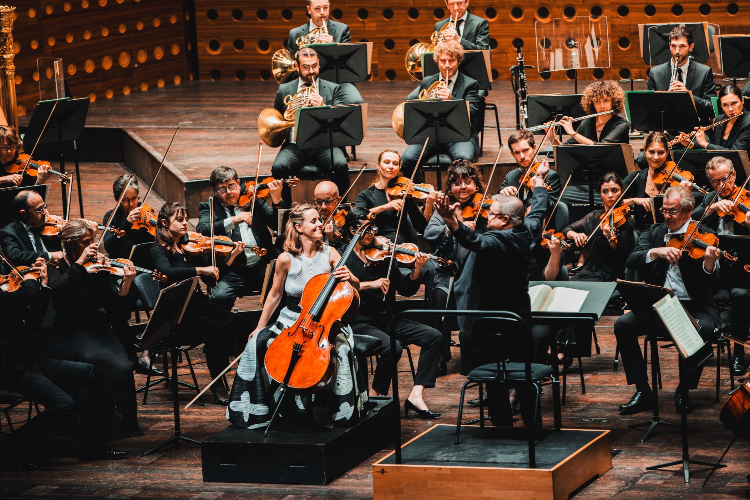 Sol Gabetta, Mikko Franck and the Orchestre Philharmonique de Radio France &copy; Antwerp Symphony Orchestra | Julie Rommelaere