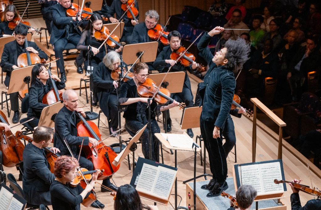 Rafael Payare conducts the New York Philharmonic © Brandon Patoc