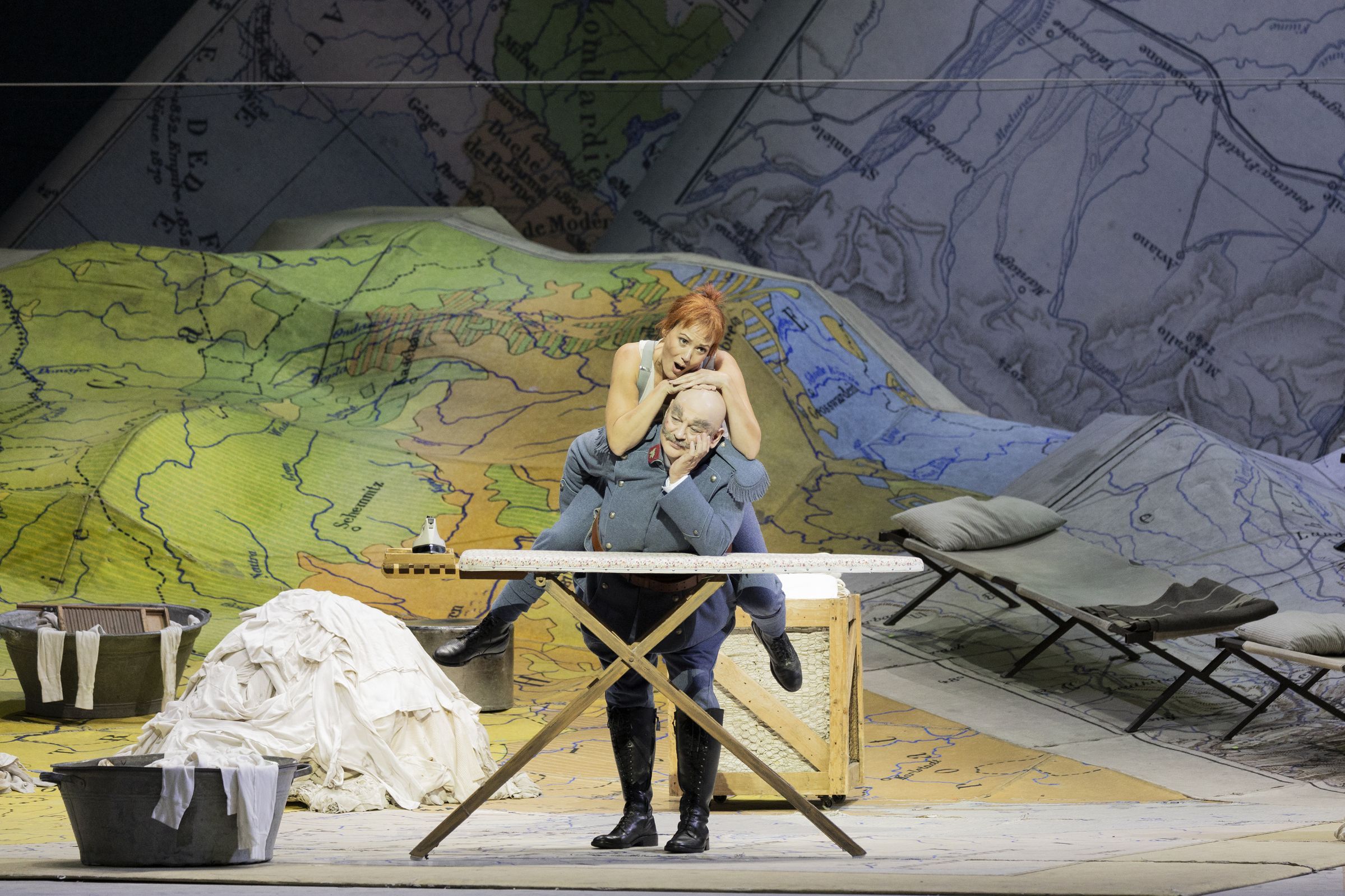 <i>La Fille du régiment</i> à l'Opéra Bastille &copy; Elisa Haberer / Opéra national de Paris