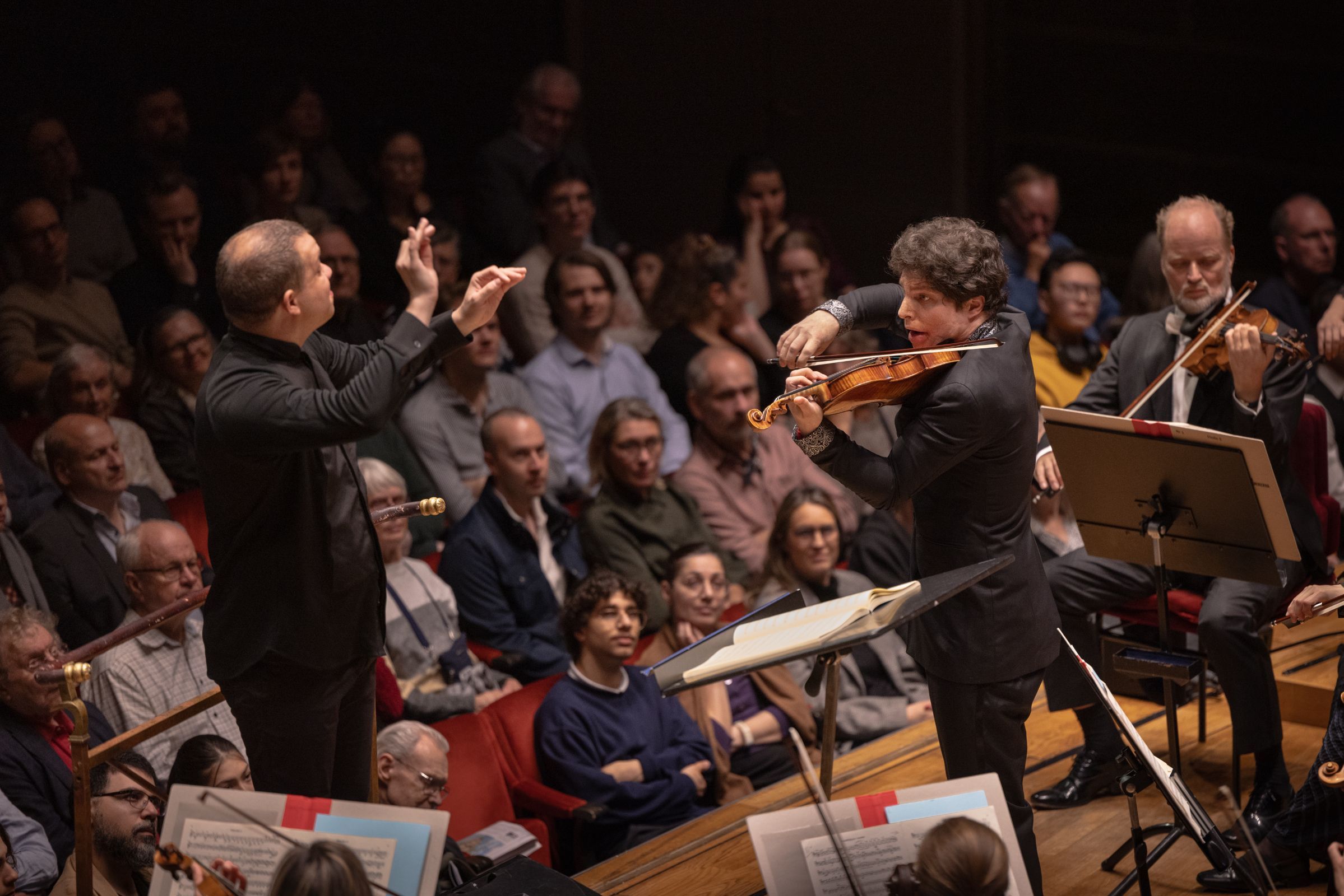 Ryan Bancroft, Agustin Hadelich and the Royal Stockholm Philharmonic Orchestra © Nadja Sjöström