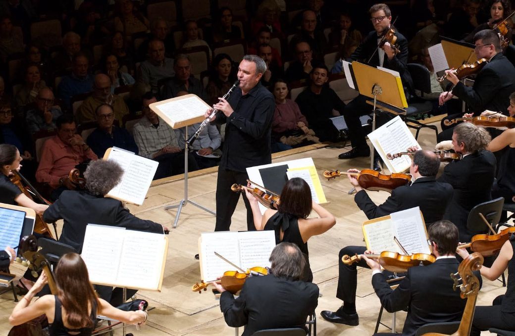 J&ouml;rg Widmann, como solista, junto a la Orquesta Nacional de Espa&ntilde;a &copy; Rafa Mart&iacute;n | OCNE