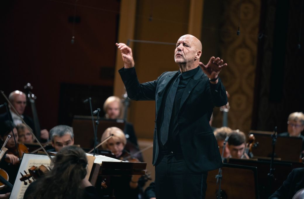 Emmanuel Villaume and the Prague Philharmonia © Petr Chodura
