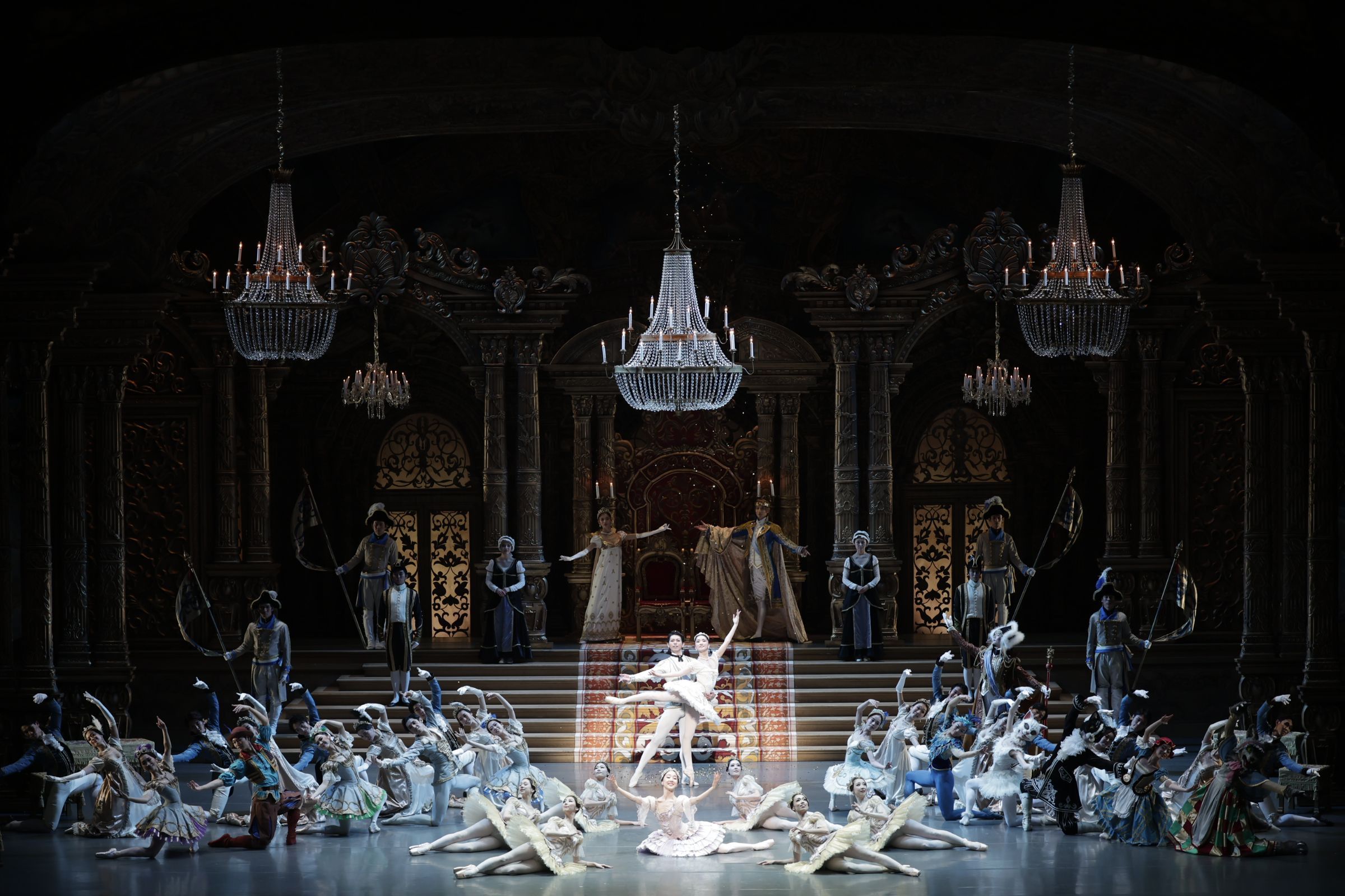 National Ballet of Japan in Act 3 of Wayne Eagling's <i>The Sleeping Beauty</i> &copy; Hidemi Seto