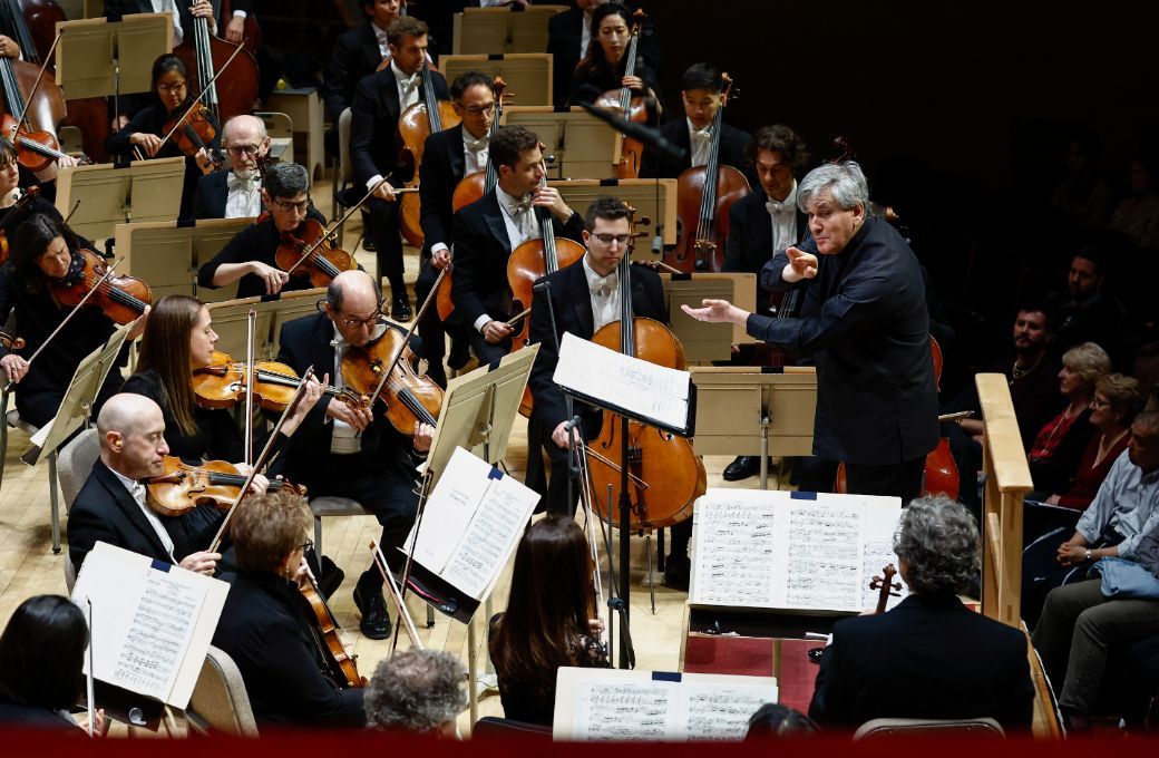 Sir Antonio Pappano conducts the Boston Symphony &copy; Winslow Townson, courtesy of the BSO