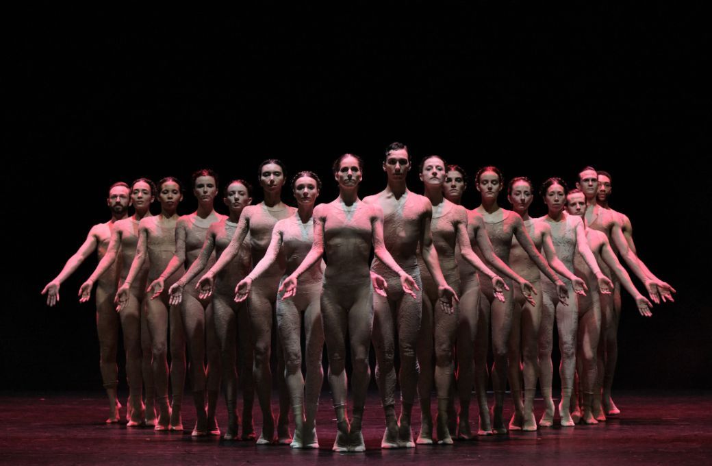 Staatsballett Berlin in Sharon Eyal and Gai Behar's <i>Saaba</i> &copy; Admill Kuyler
