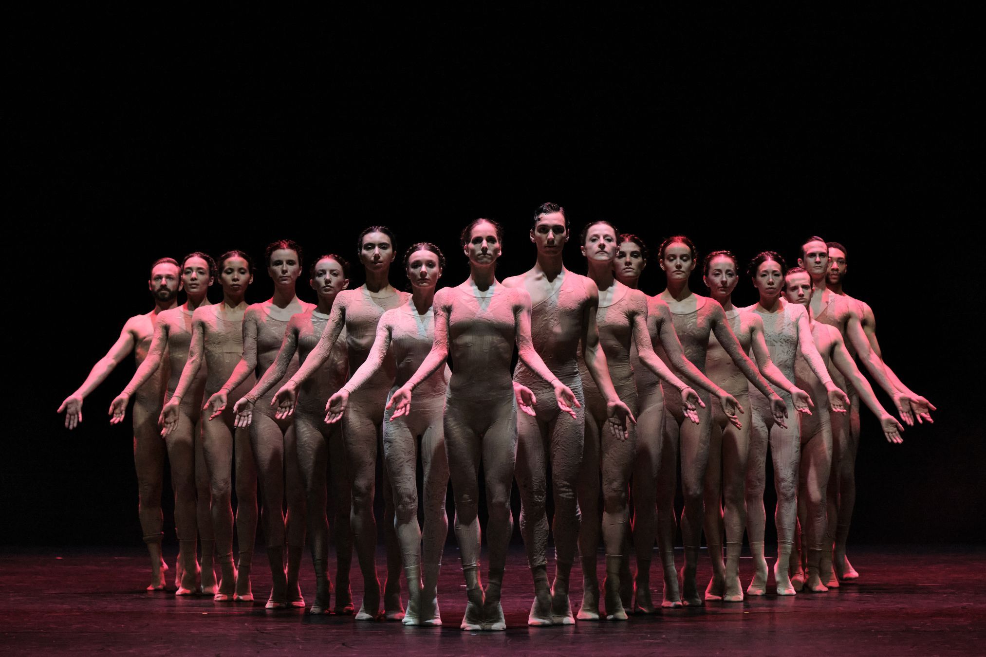 Staatsballett Berlin in Sharon Eyal and Gai Behar's <i>Saaba</i> &copy; Admill Kuyler