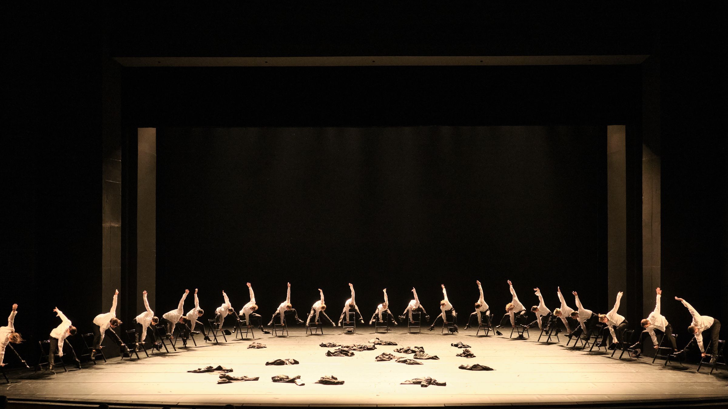 Staatsballett Berlin in Ohad Naharin's <i>Minus 16</i> &copy; Admill Kuyler