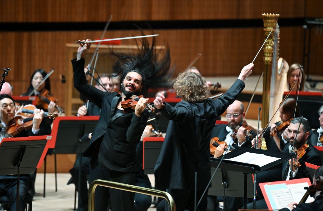 Nemanja Radulović, Santtu-Matias Rouvali and the Philharmonia &copy; Chris Christodoulou