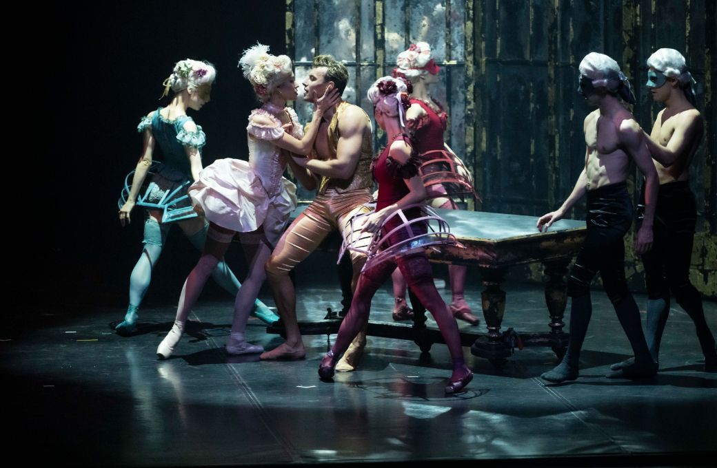 Antons Freimans as Casanova with Latvian National Ballet in Kenneth Tindall's <i>Casanova</i> © Kristaps Kalns, Latvian National Ballet