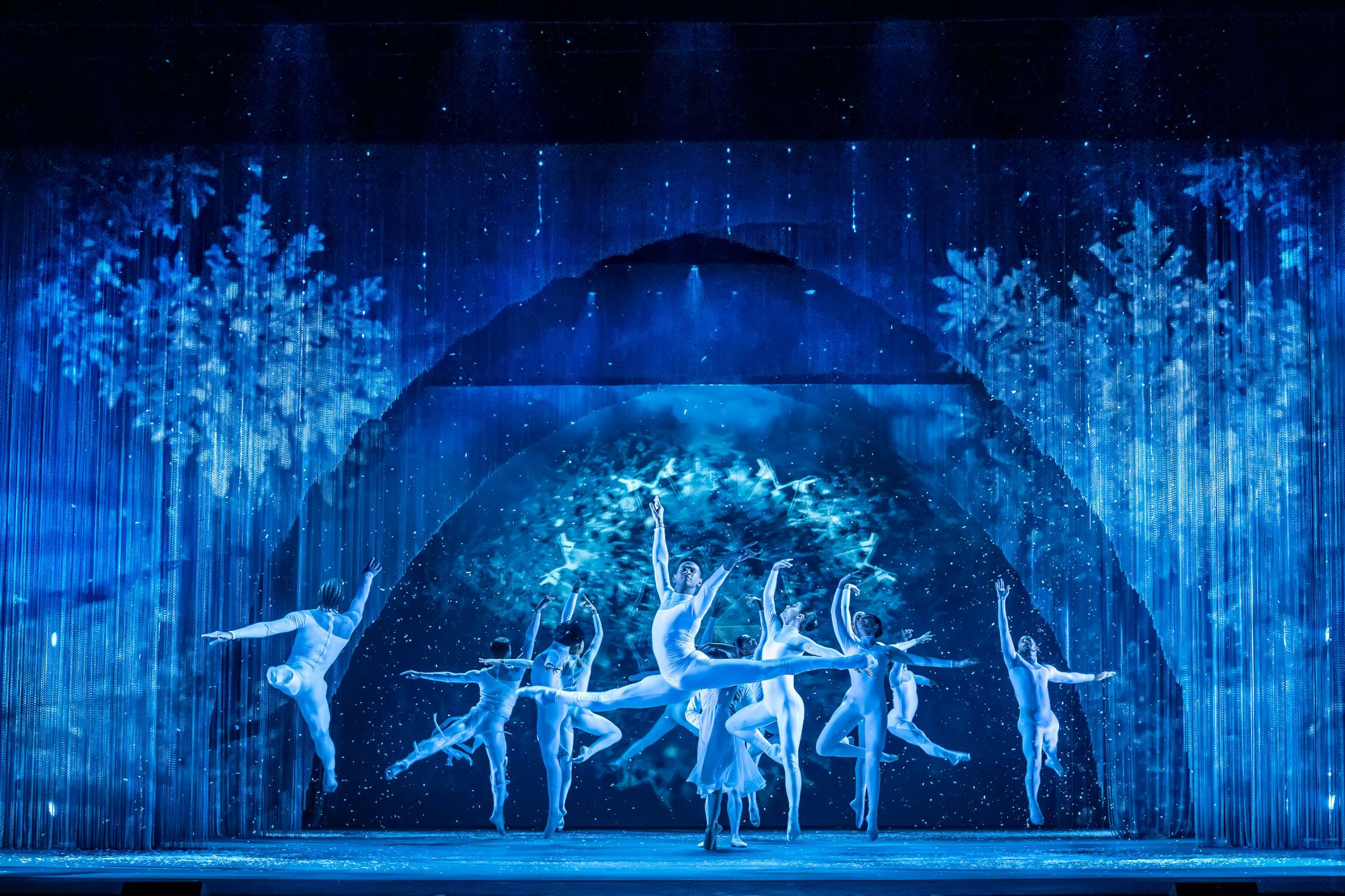 Company of <i>Nutcracker in Havana</i> &copy; Johan Persson