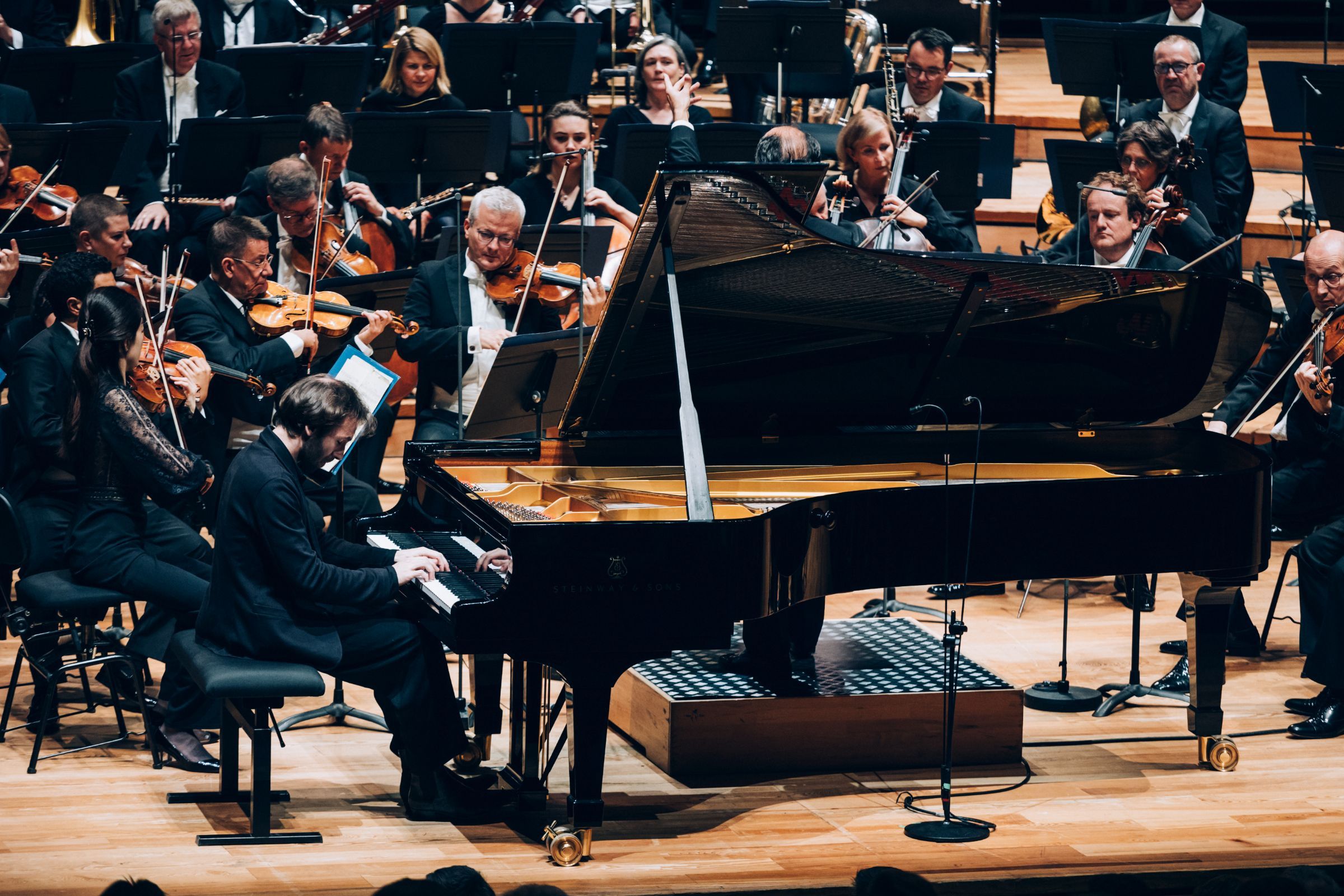 Alexandre Kantorow et les Münchner Philharmoniker à la Philharmonie © Antoine Benoit-Godet / Cheeese