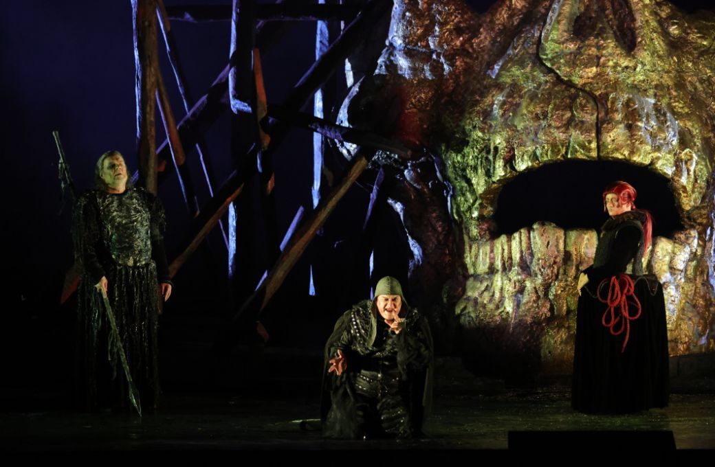 Michael Volle (Wotan), Wolfgang Ablinger-Sperrhacke (Mime) and Norbert Ernst (Loge) &copy; Teatro alla Scala | Brescia e Amisano