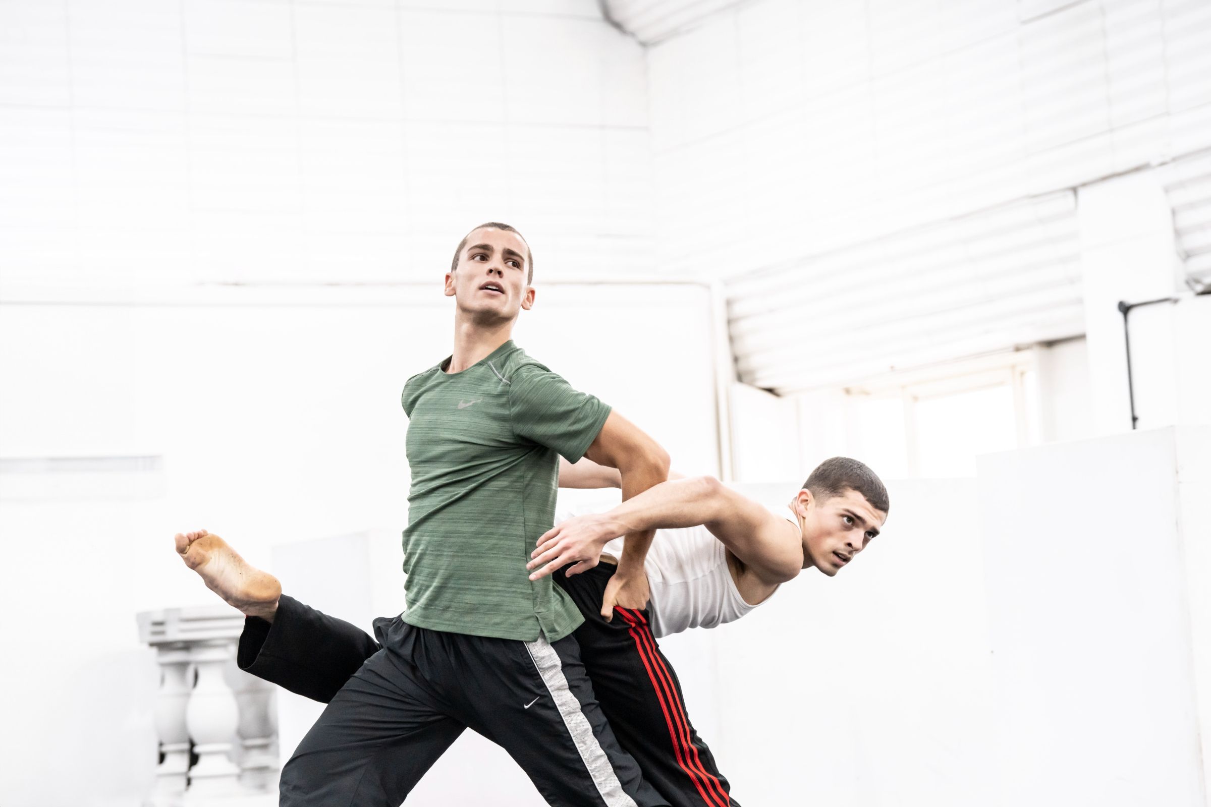Leonardo McCorkindale, the Prince and Rory Macleod, the Swan rehearsing Bourne’s <i>Swan Lake</i> 2024 © Johan Persson