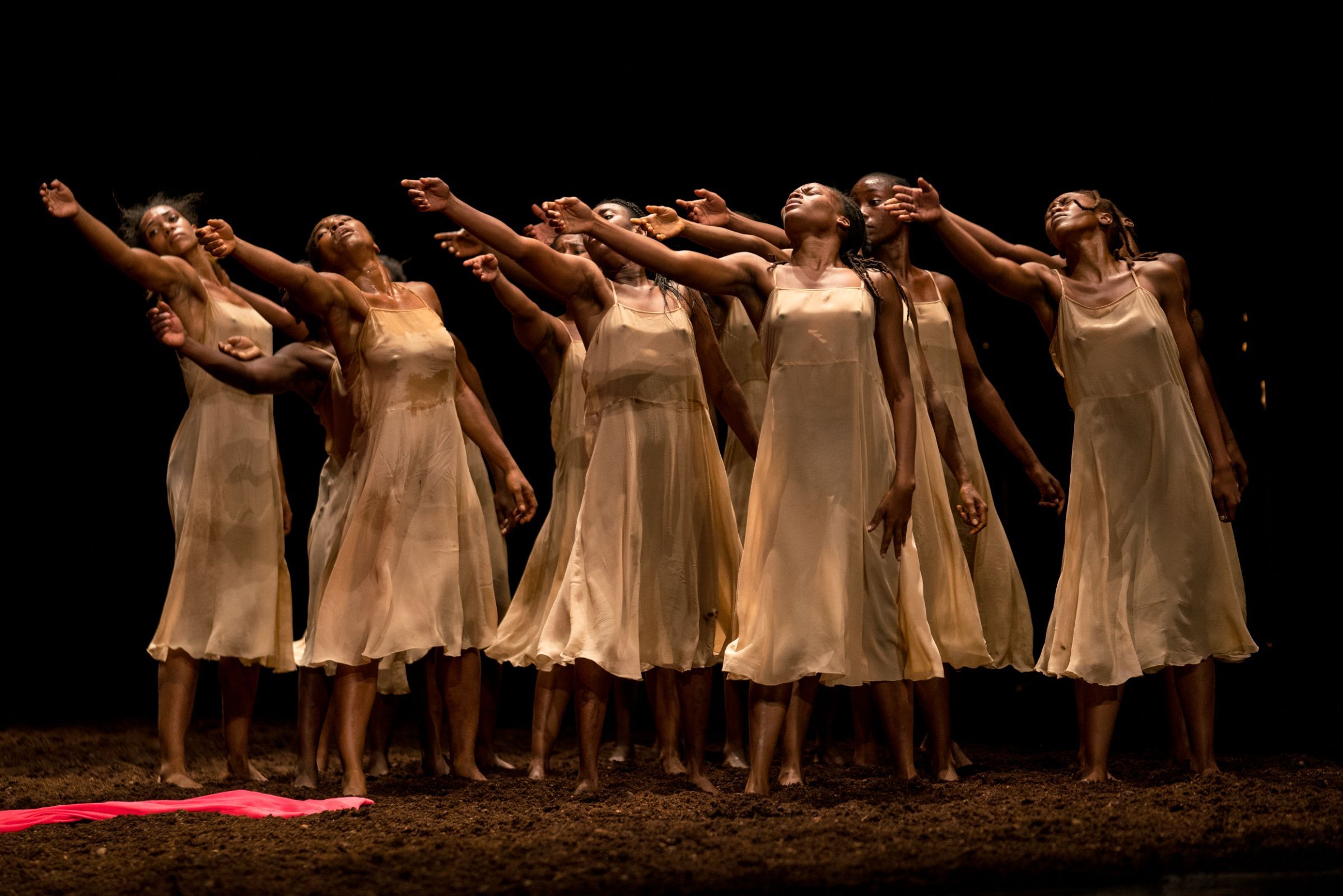 École de Sables in Pina Bausch's <i>Rite of Spring</i> &copy; Maarten Vanden Abeele