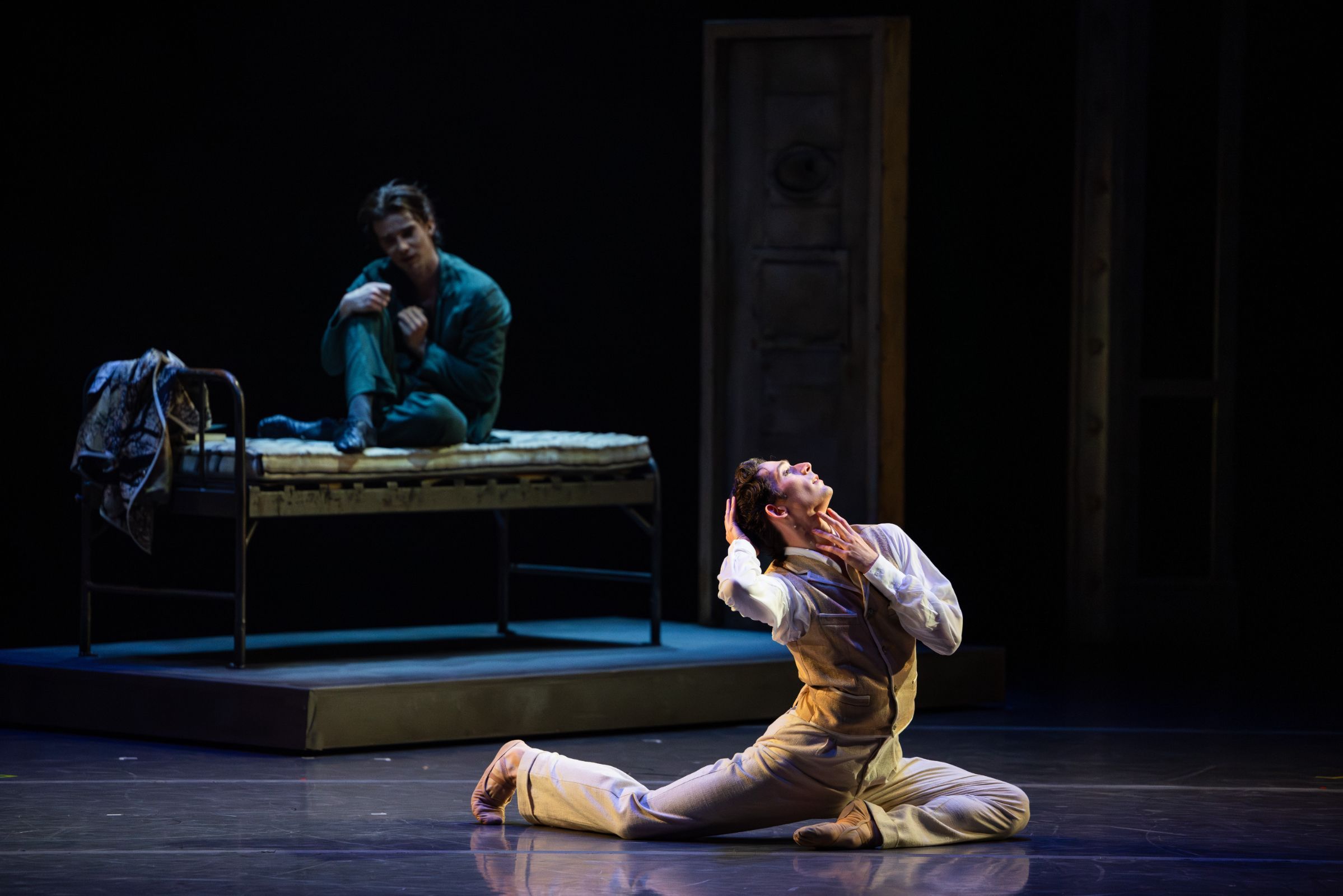 Adam Elmes and Jarryd Madden in Christopher Wheeldon's <i>Oscar</i> © Daniel Boud